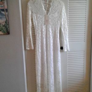NWT Beautiful Baluoke International Lace Dress